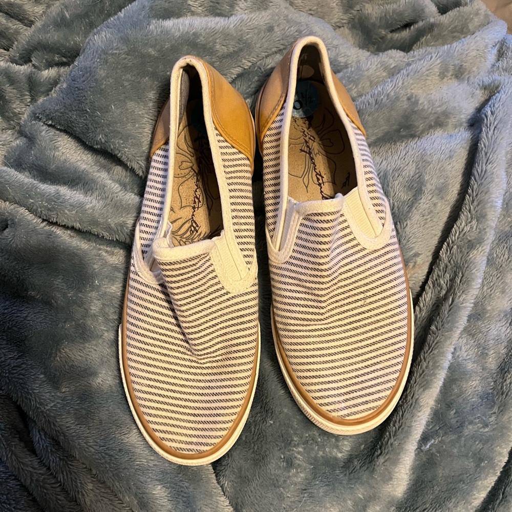 Slip ons